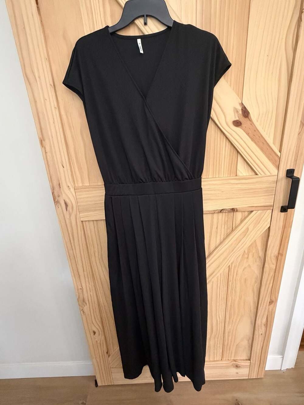 Halara V Neck Side Pocket Wide Leg Flowy size medium